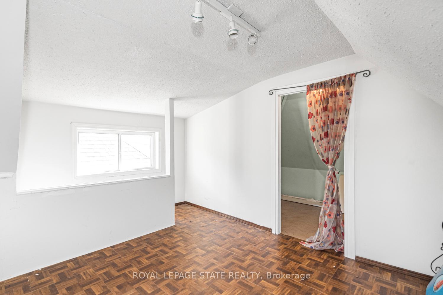 Photo 29 of 39 Arthur Avenue N, Hamilton, Gibson — HOMEH