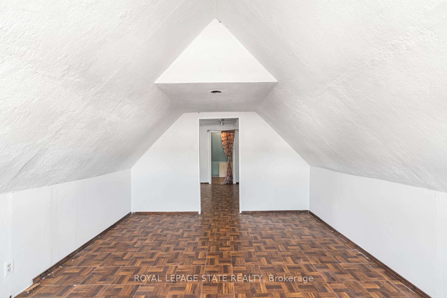 Photo 30 of 39 Arthur Avenue N, Hamilton, Gibson — HOMEH