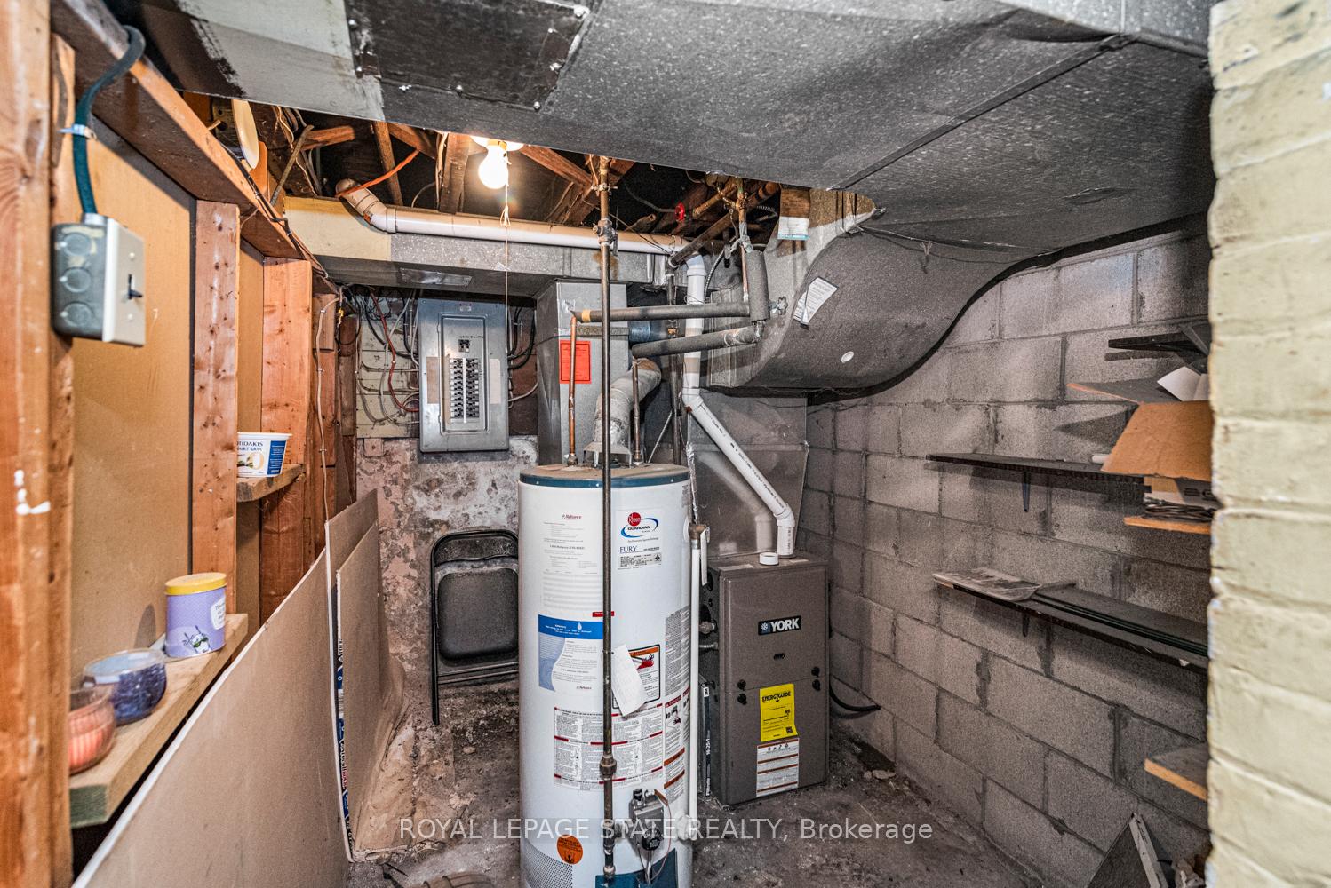 Photo 35 of 39 Arthur Avenue N, Hamilton, Gibson — HOMEH