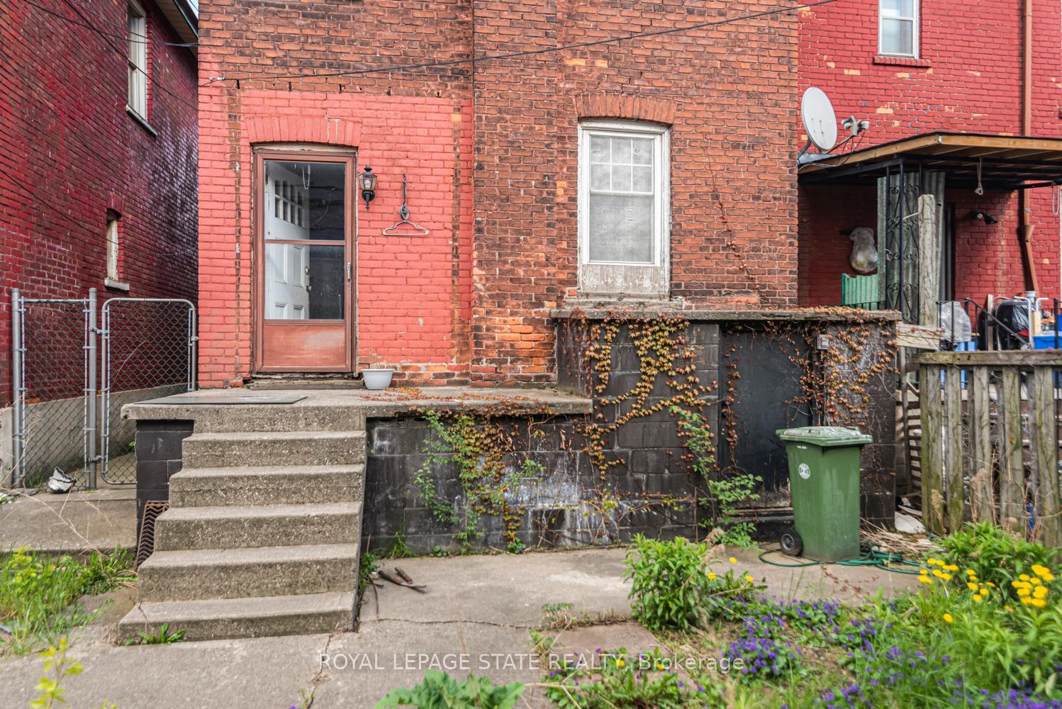 Photo 38 of 39 Arthur Avenue N, Hamilton, Gibson — HOMEH