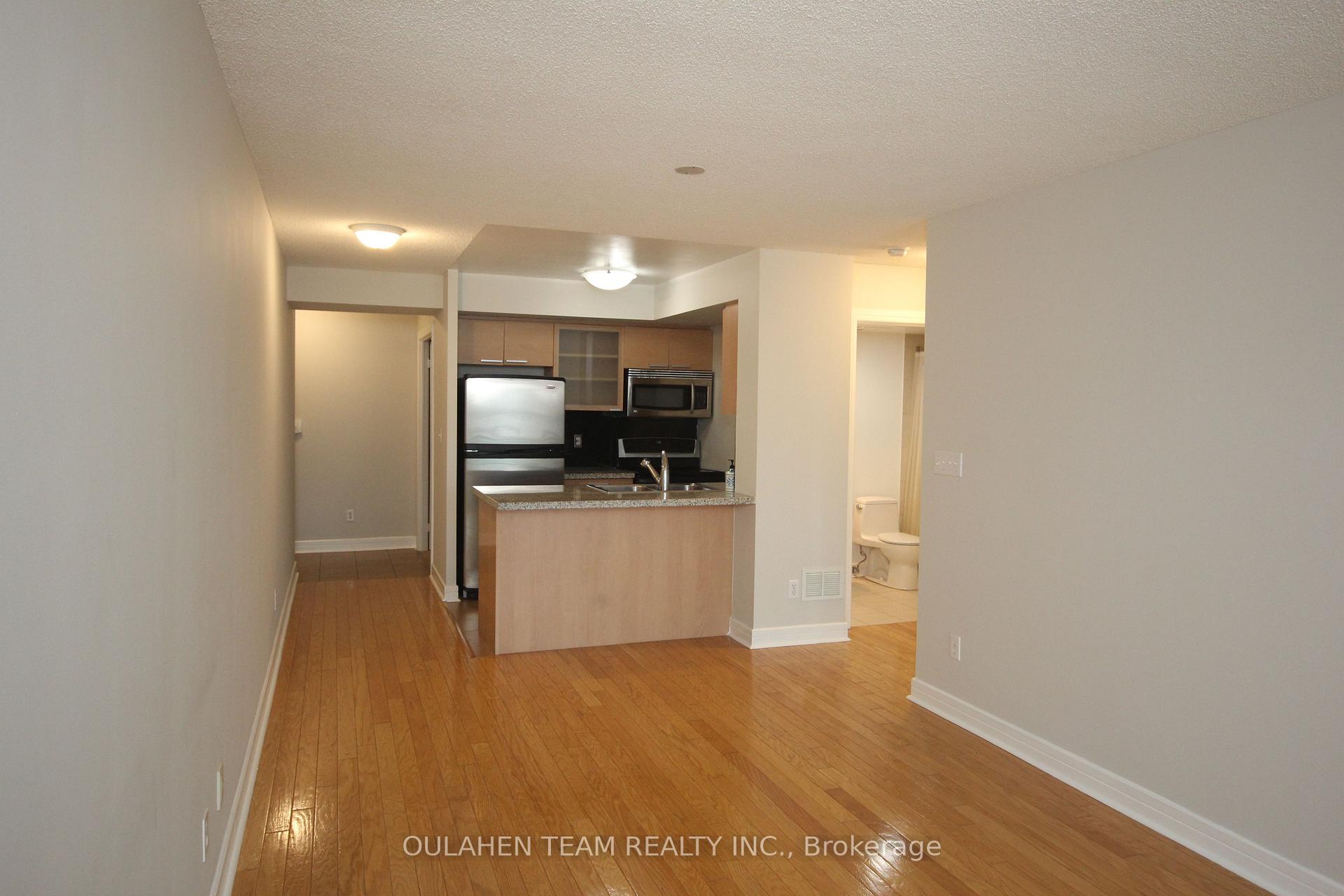 Photo 4 of Unit 1512, 16 Harrison Garden Boulevard, North York, Willowdale East — HOMEH