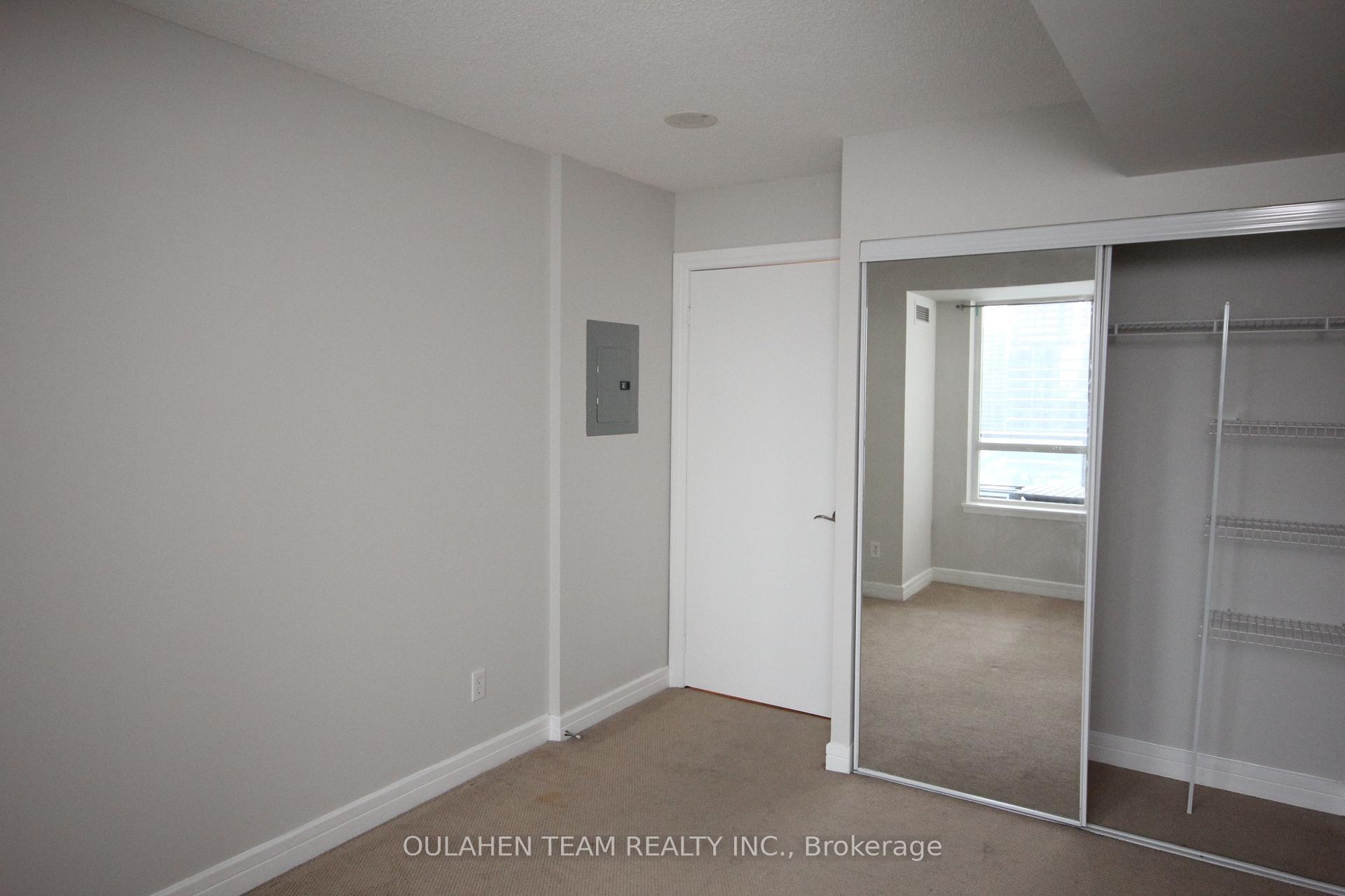 Photo 8 of Unit 1512, 16 Harrison Garden Boulevard, North York, Willowdale East — HOMEH