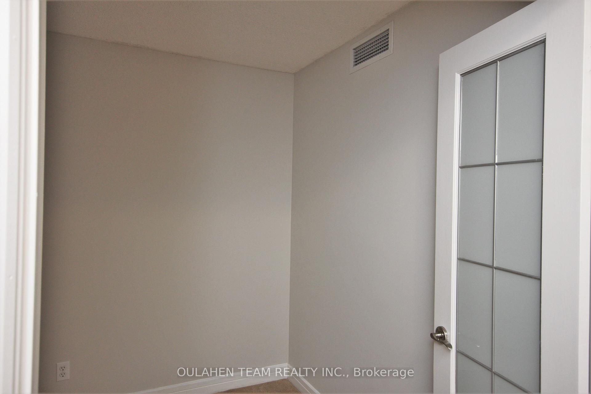 Photo 10 of Unit 1512, 16 Harrison Garden Boulevard, North York, Willowdale East — HOMEH