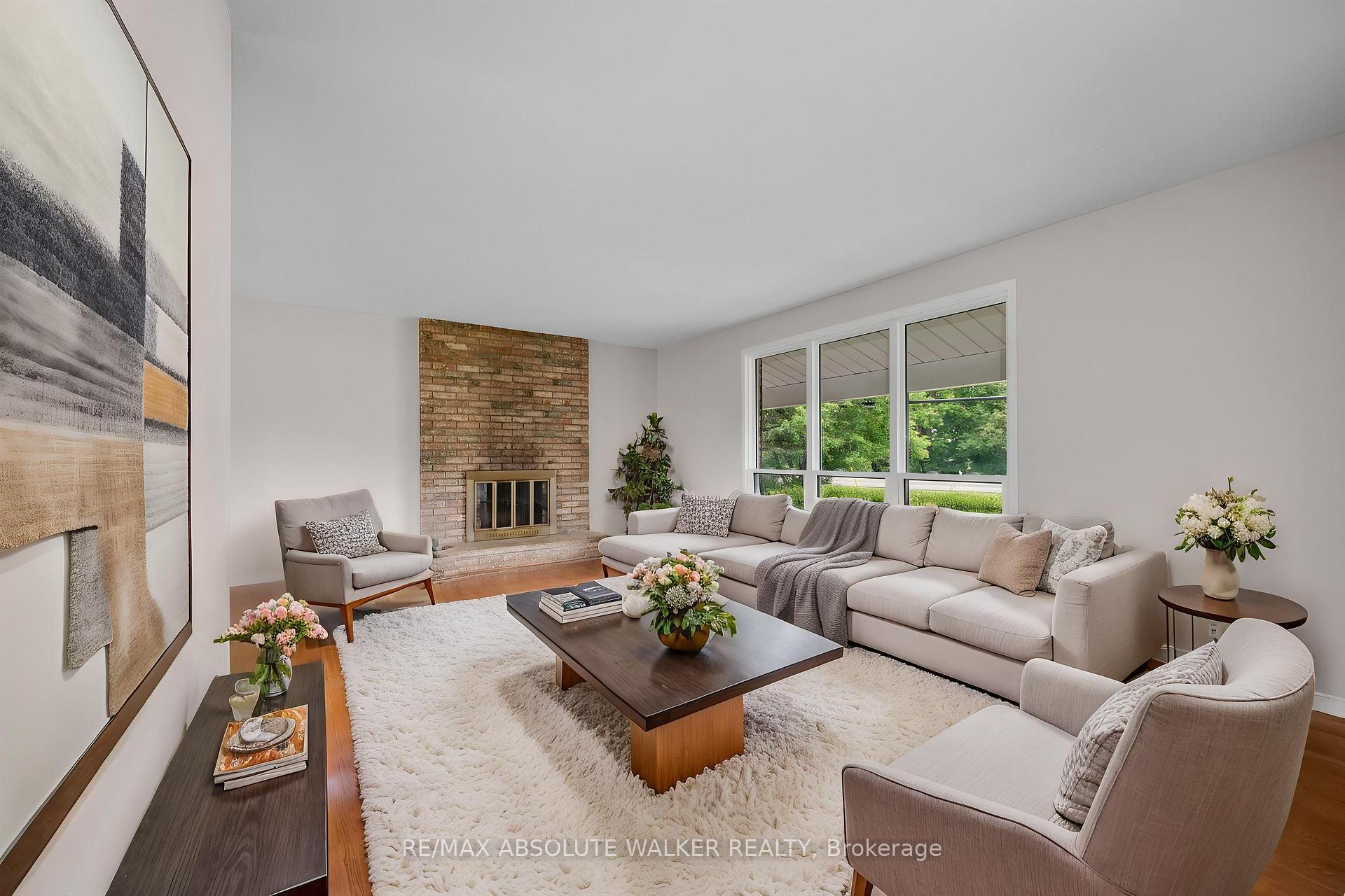 Photo 3 of 1447 Stagecoach Road, Ottawa, Greely — HOMEH