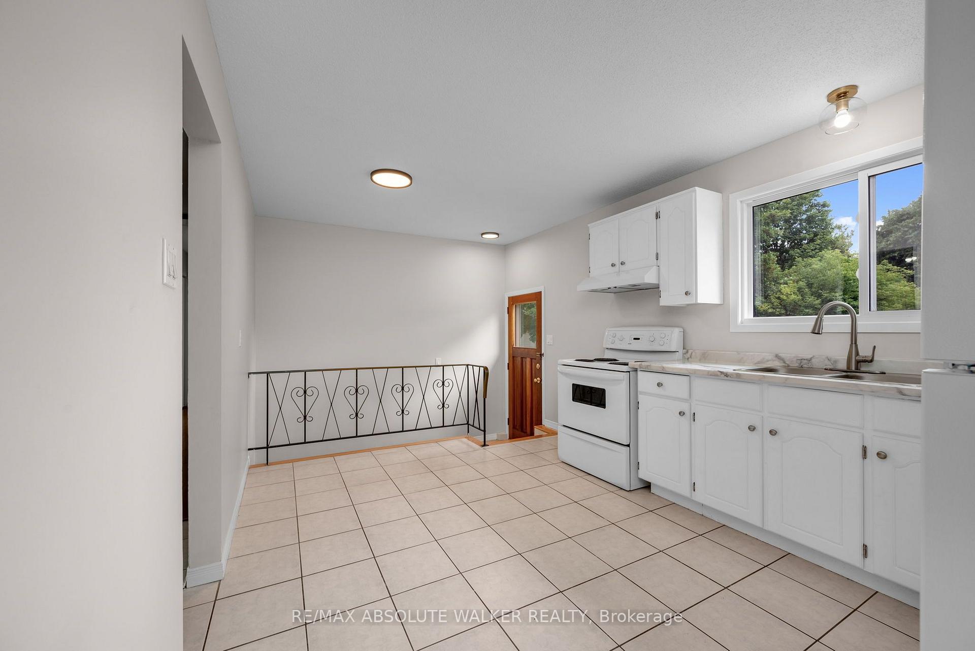 Photo 15 of 1447 Stagecoach Road, Ottawa, Greely — HOMEH