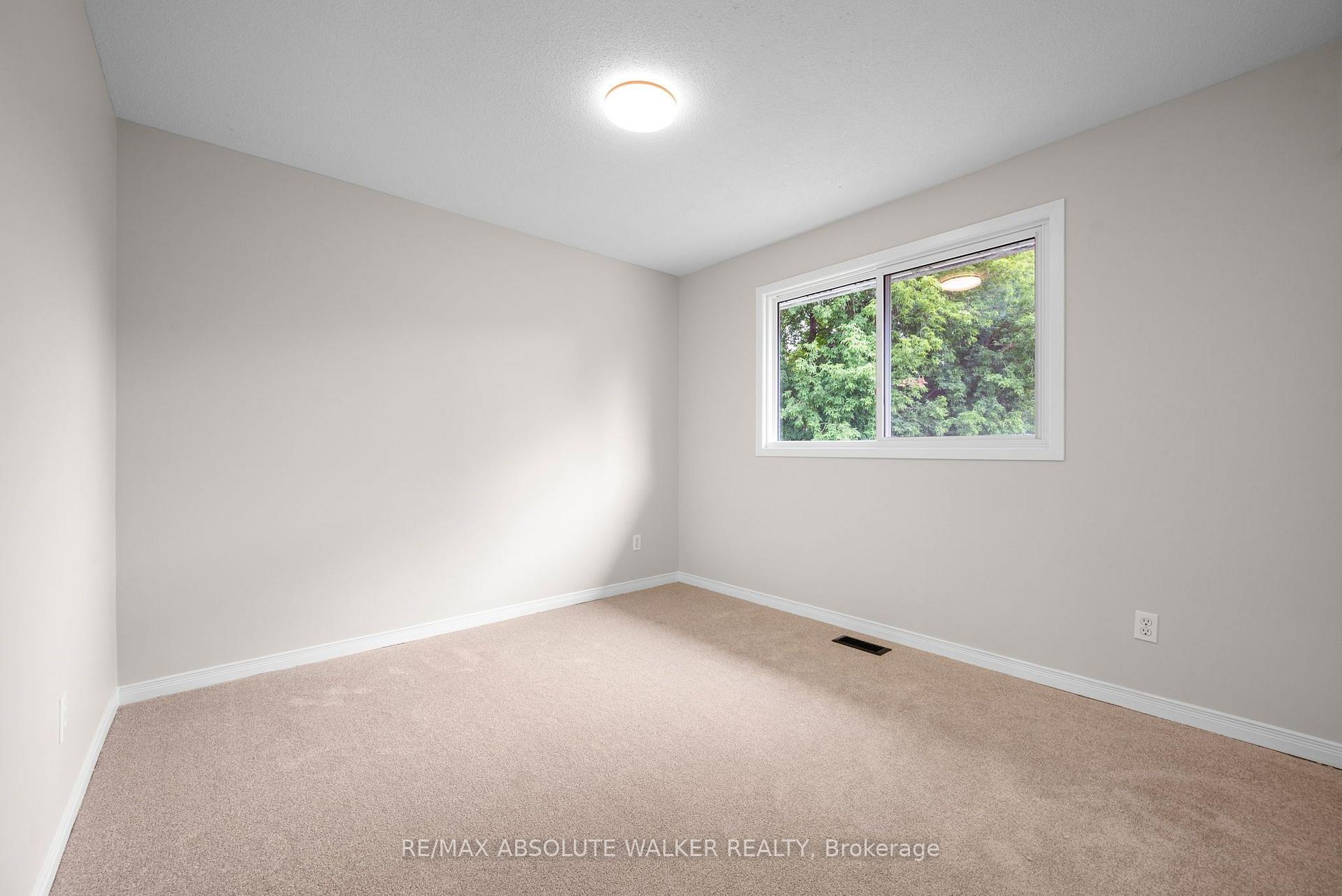 Photo 17 of 1447 Stagecoach Road, Ottawa, Greely — HOMEH
