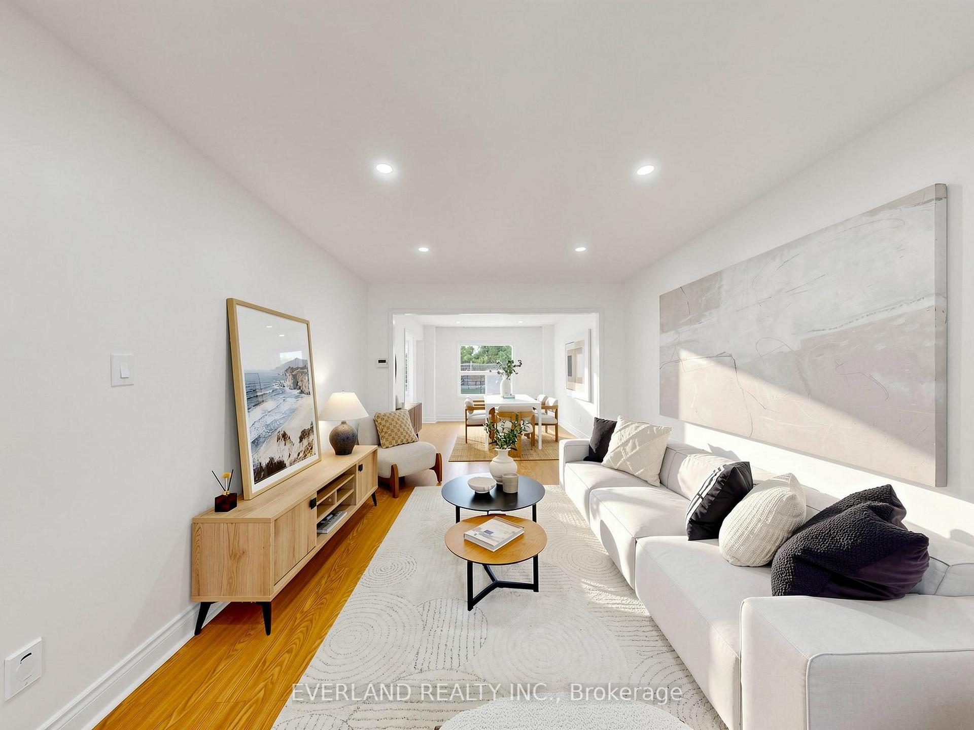 Photo 2 of 26 Erla Court, Markham, Middlefield — HOMEH
