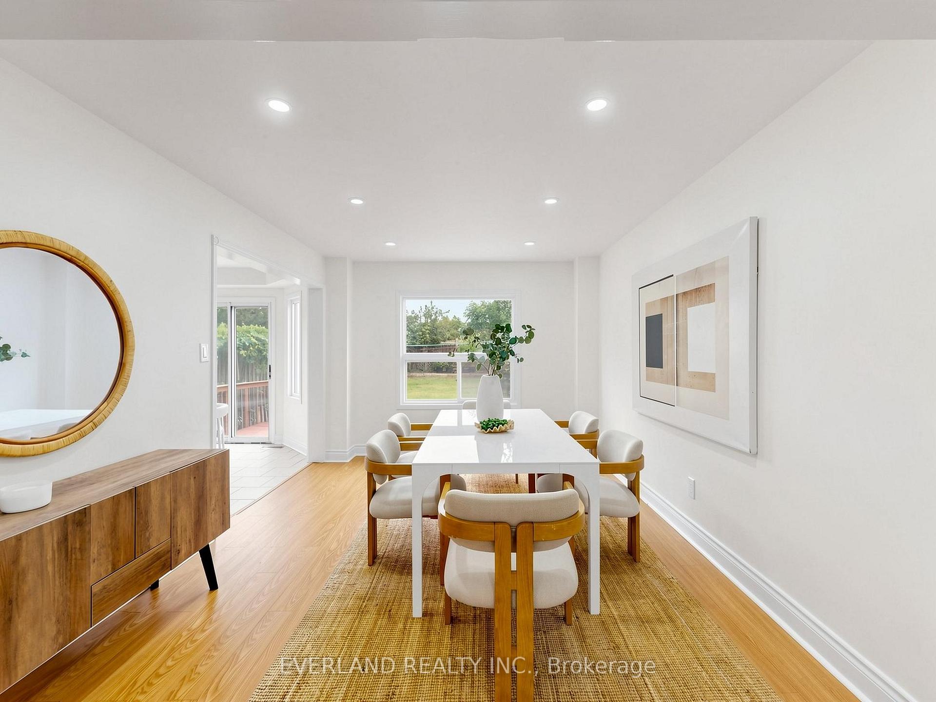 Photo 6 of 26 Erla Court, Markham, Middlefield — HOMEH