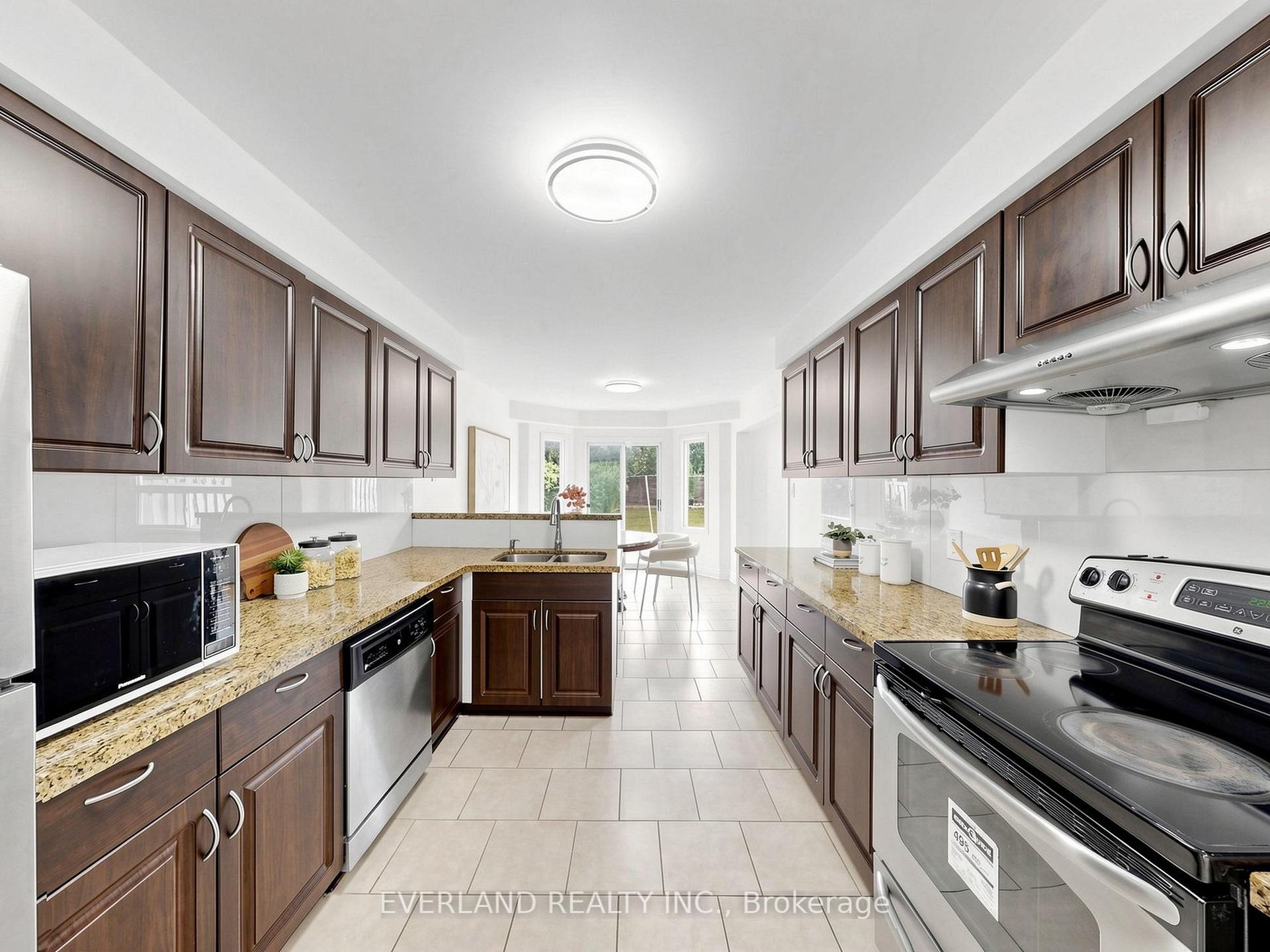 Photo 12 of 26 Erla Court, Markham, Middlefield — HOMEH