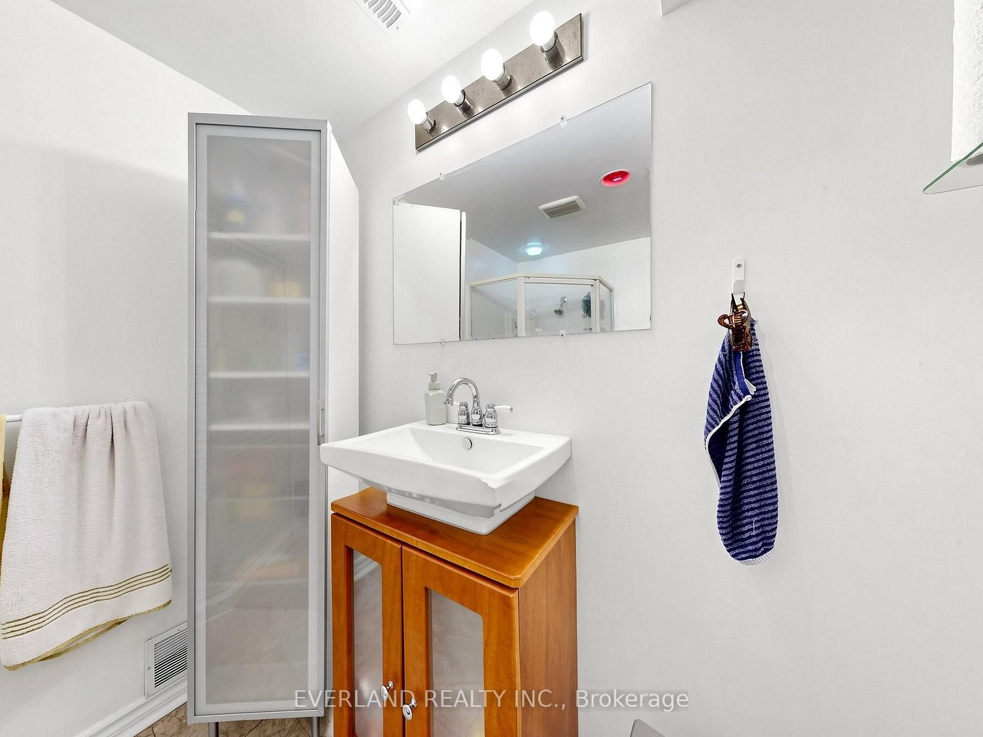 Photo 37 of 26 Erla Court, Markham, Middlefield — HOMEH