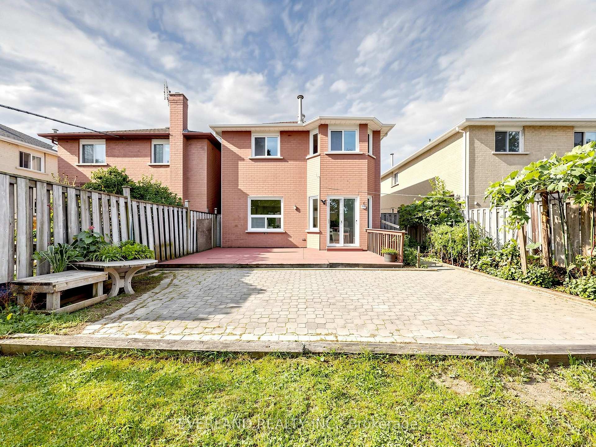 Photo 45 of 26 Erla Court, Markham, Middlefield — HOMEH