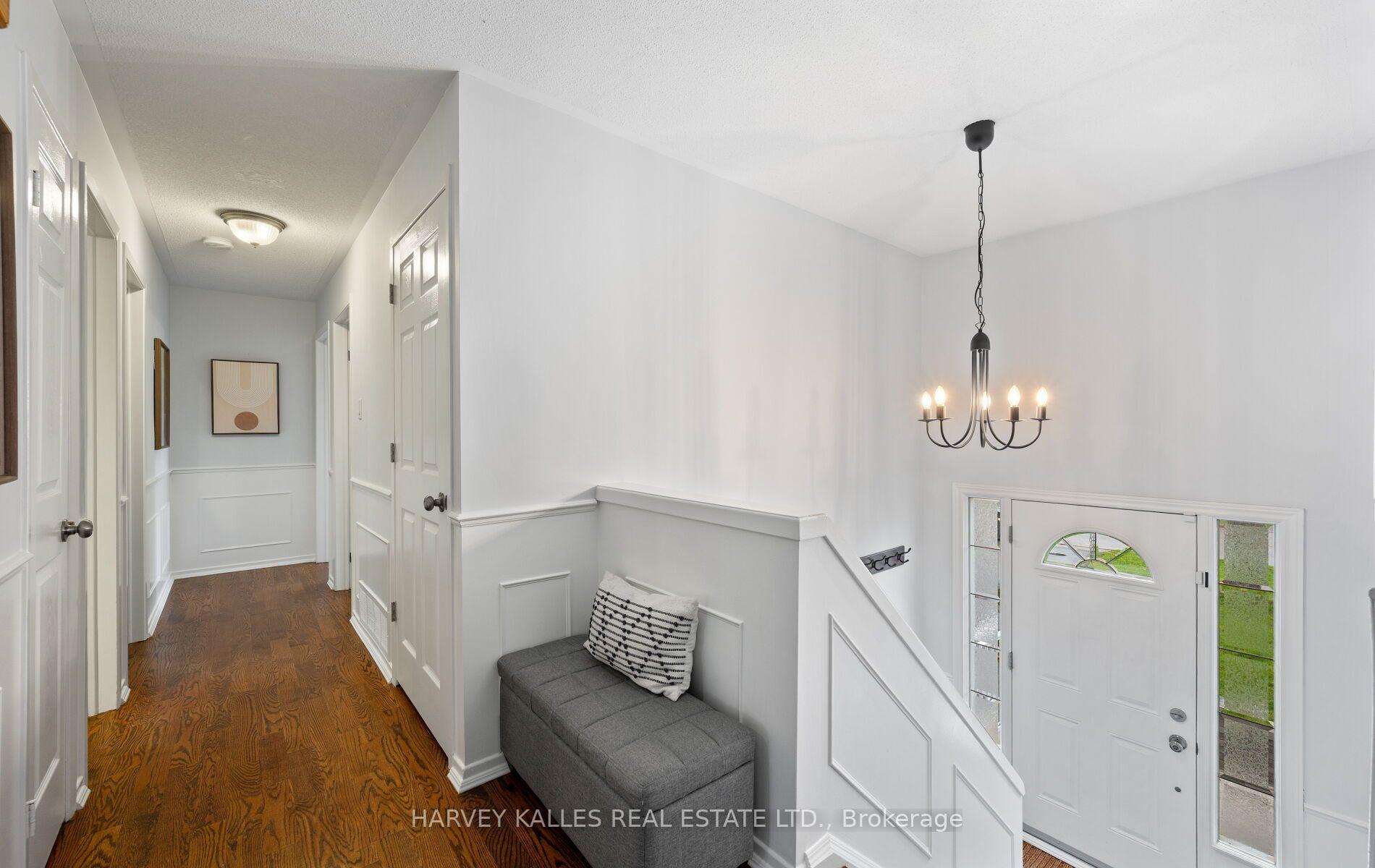 Photo 2 of 143 Kingsview Drive, Caledon, Bolton North — HOMEH