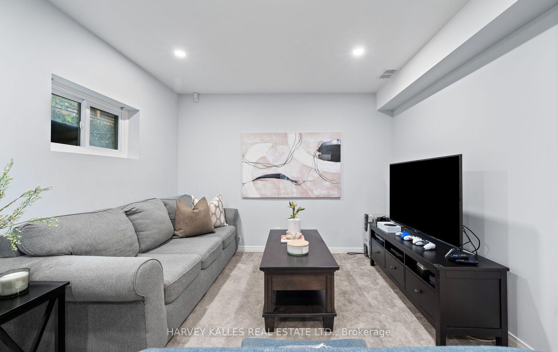 Photo 17 of 143 Kingsview Drive, Caledon, Bolton North — HOMEH