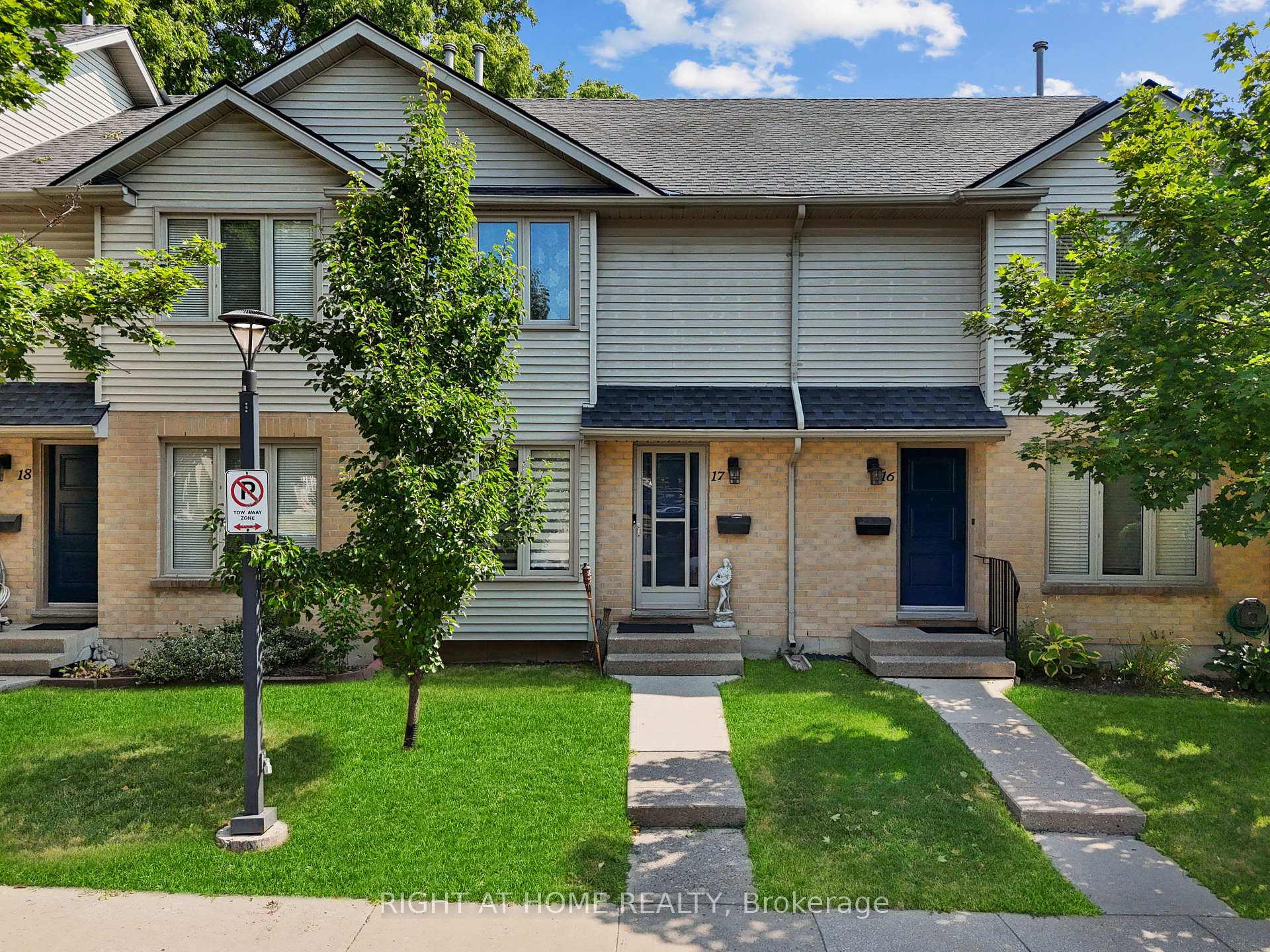 Photo of Unit 17, 925 Lawson Road