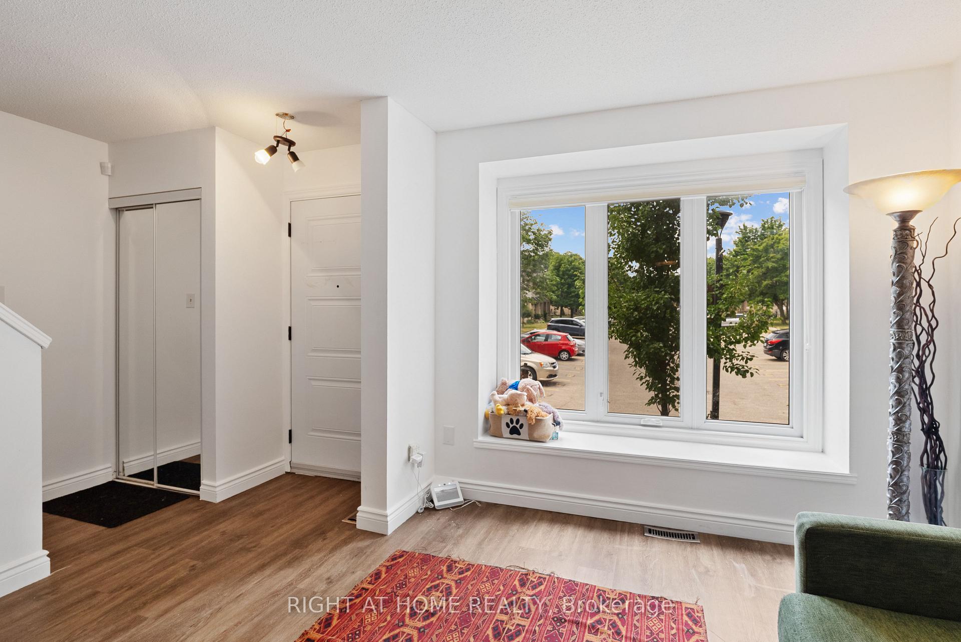 Photo 3 of Unit 17, 925 Lawson Road, London, North I — HOMEH
