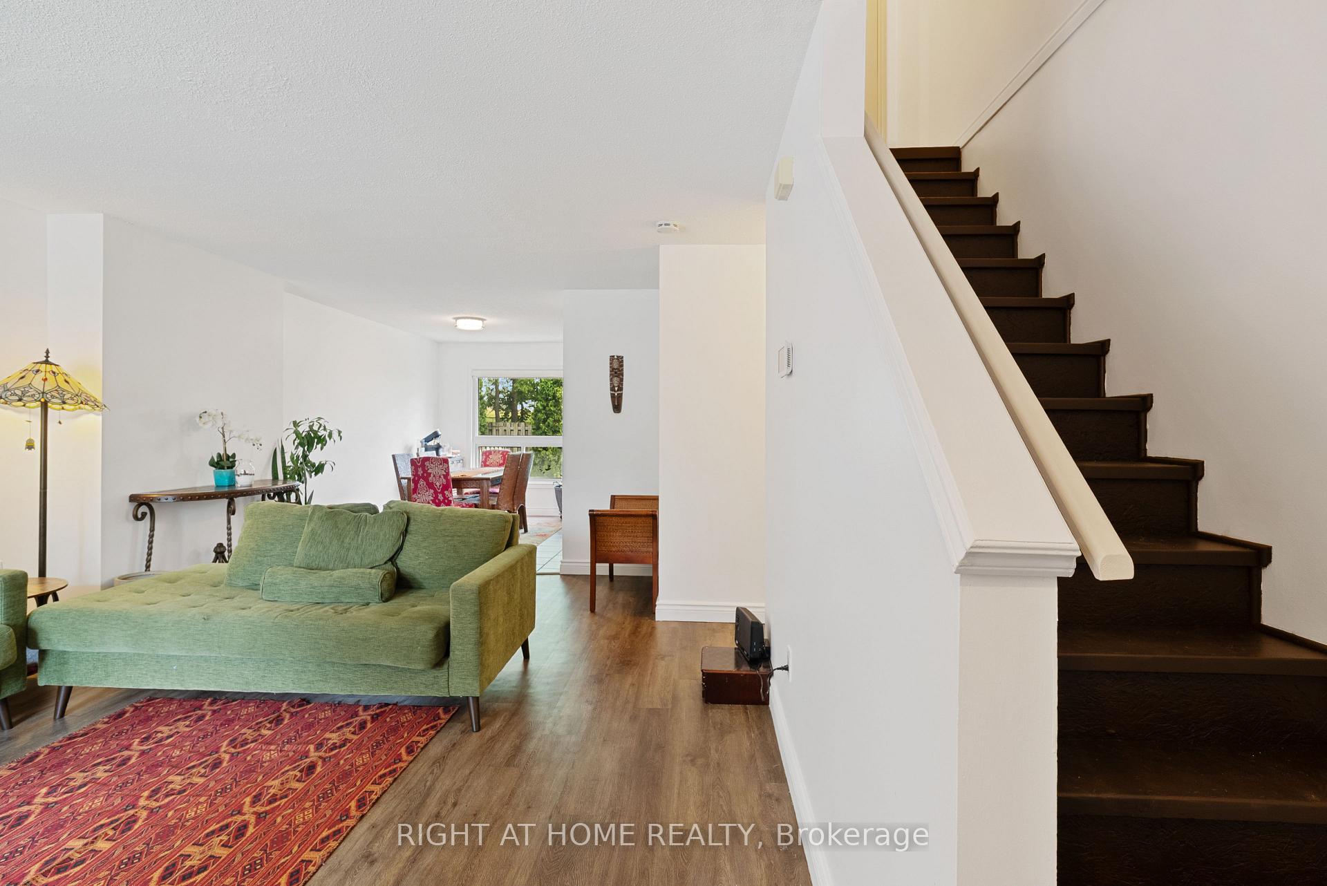 Photo 4 of Unit 17, 925 Lawson Road, London, North I — HOMEH