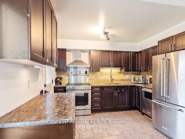 Photo 11 of Unit 17, 925 Lawson Road, London, North I — HOMEH