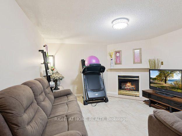 Photo 29 of Unit 17, 925 Lawson Road, London, North I — HOMEH