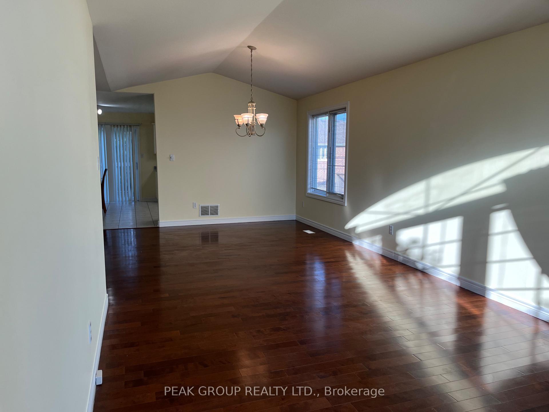 Photo 3 of 4418 Connell Avenue, Niagara Falls, Ascot — HOMEH