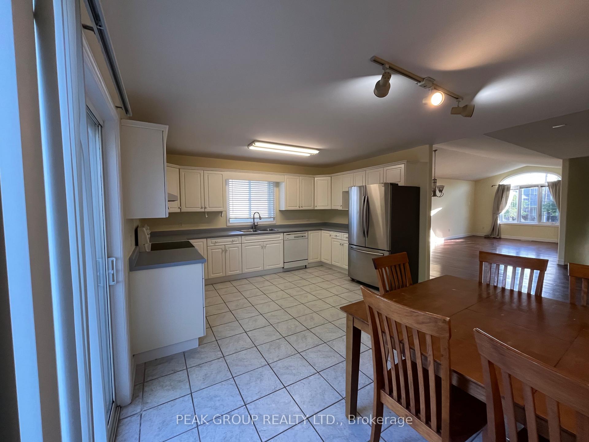 Photo 5 of 4418 Connell Avenue, Niagara Falls, Ascot — HOMEH