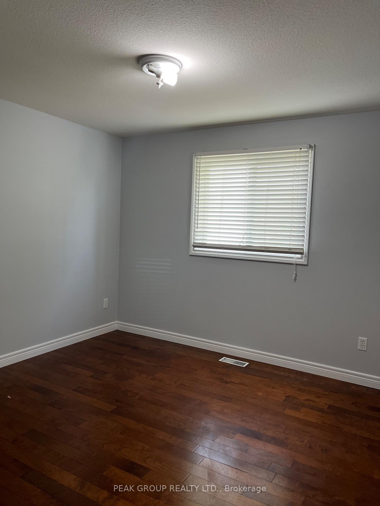 Photo 8 of 4418 Connell Avenue, Niagara Falls, Ascot — HOMEH