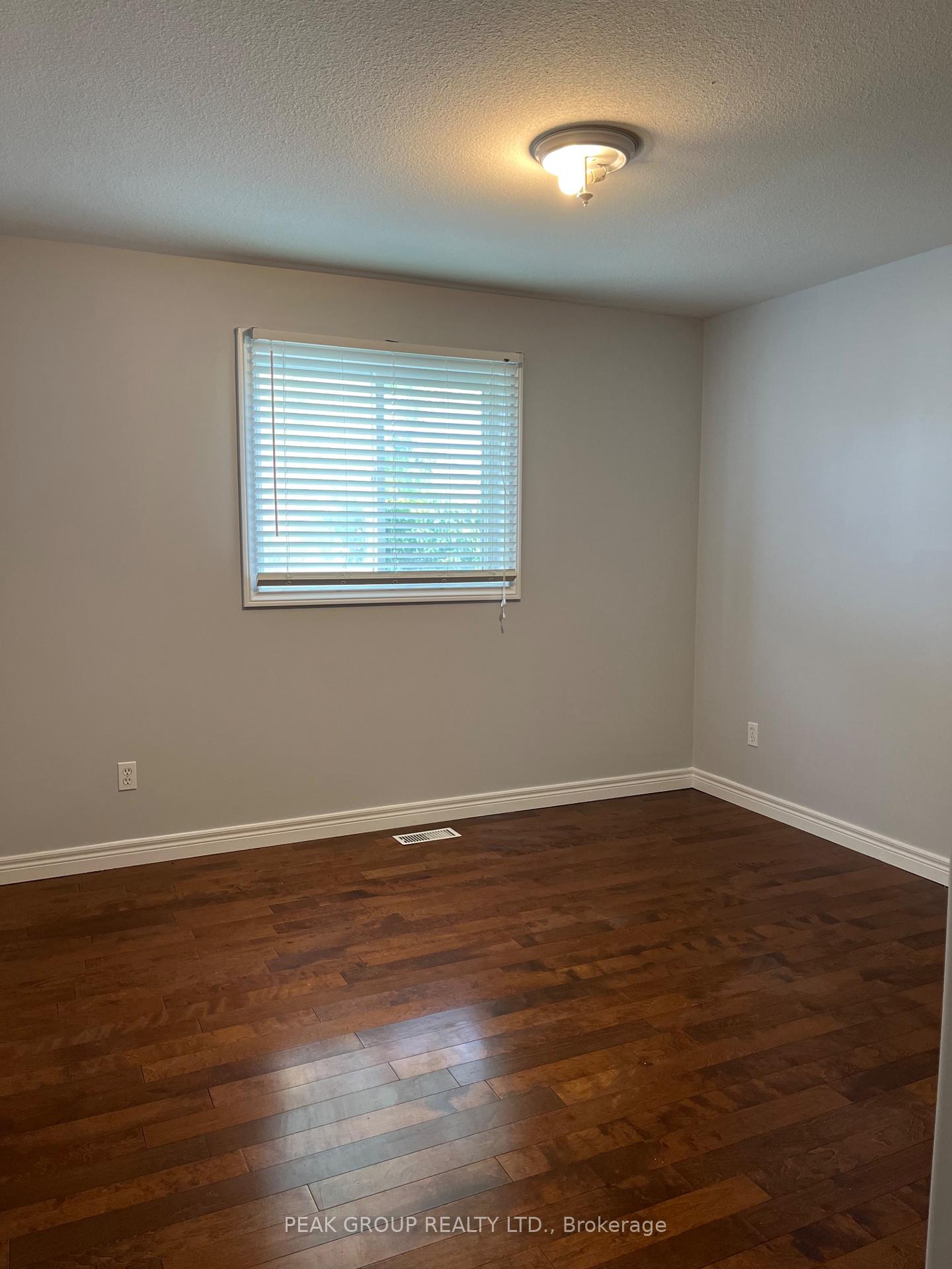 Photo 9 of 4418 Connell Avenue, Niagara Falls, Ascot — HOMEH