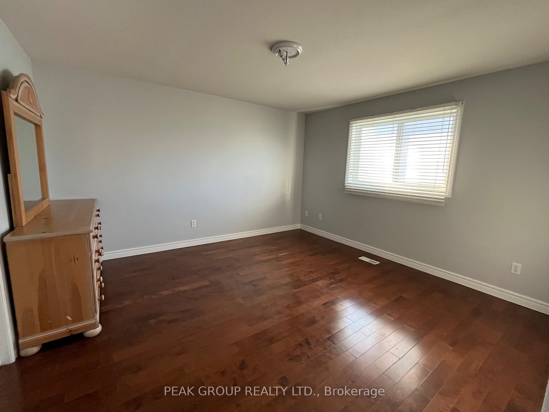 Photo 11 of 4418 Connell Avenue, Niagara Falls, Ascot — HOMEH