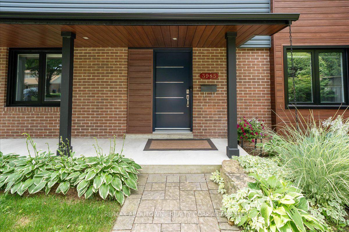 Photo 5 of 3985 Taffey Crescent, Mississauga, Erin Mills — HOMEH