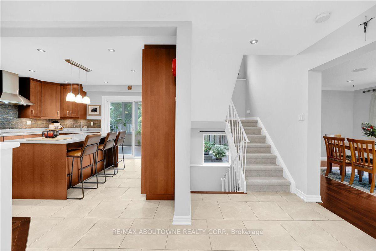 Photo 6 of 3985 Taffey Crescent, Mississauga, Erin Mills — HOMEH