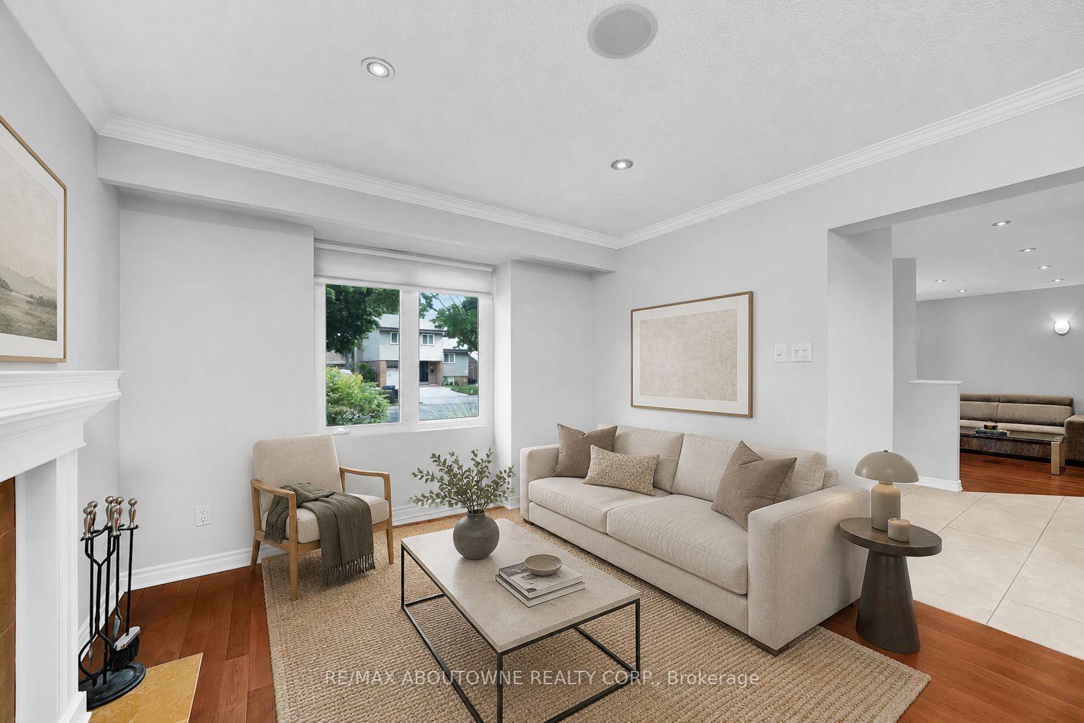 Photo 8 of 3985 Taffey Crescent, Mississauga, Erin Mills — HOMEH