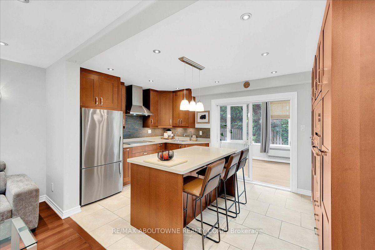 Photo 10 of 3985 Taffey Crescent, Mississauga, Erin Mills — HOMEH
