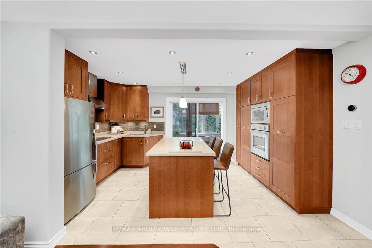 Photo 11 of 3985 Taffey Crescent, Mississauga, Erin Mills — HOMEH