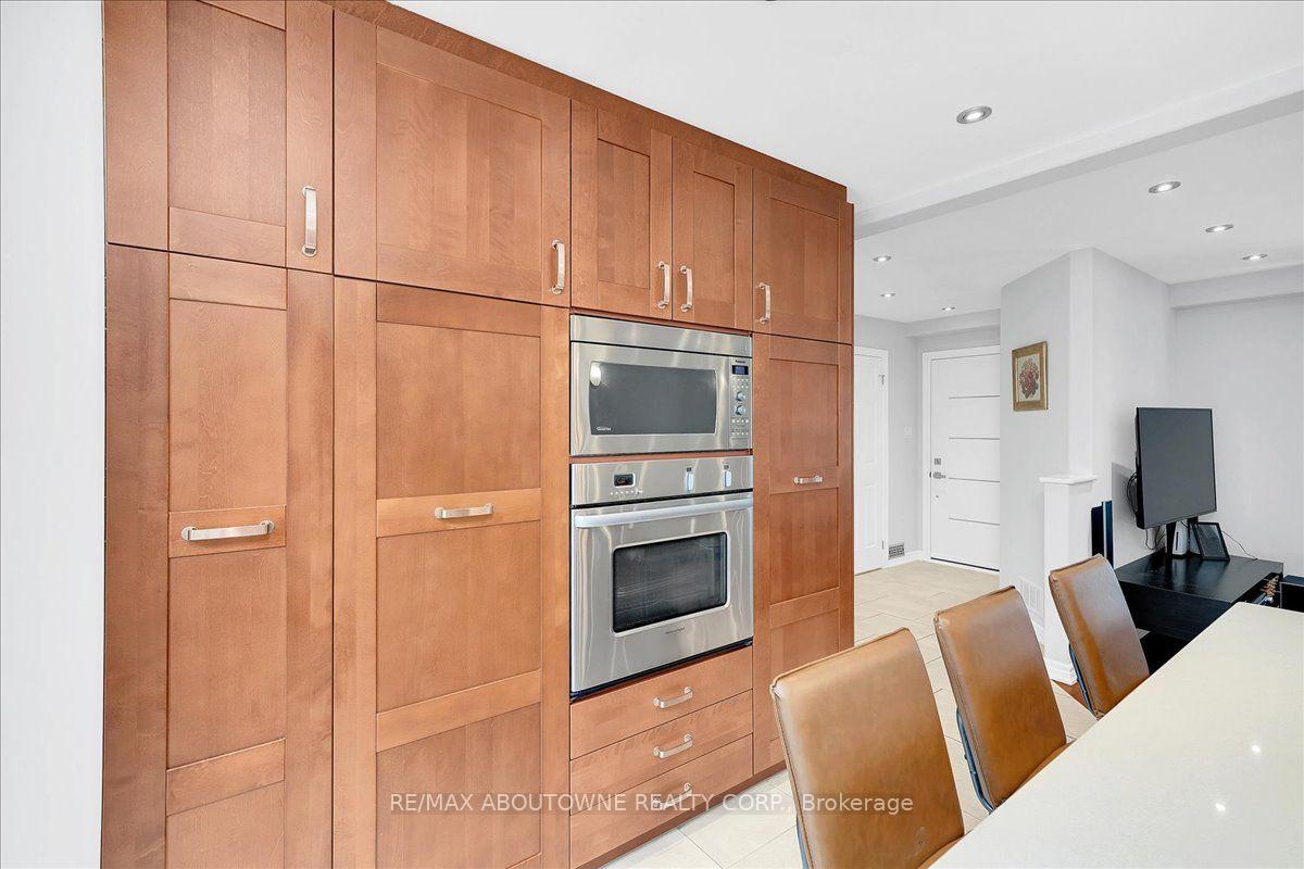 Photo 13 of 3985 Taffey Crescent, Mississauga, Erin Mills — HOMEH