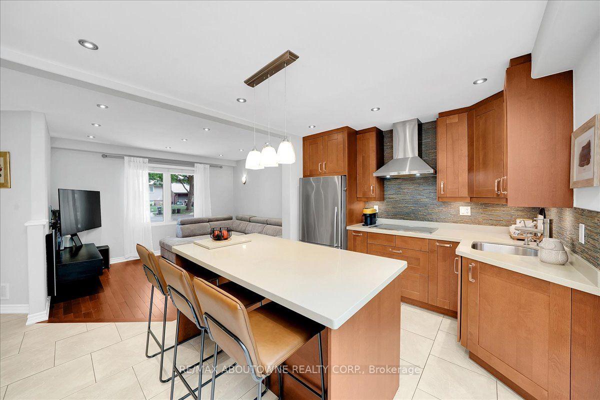 Photo 14 of 3985 Taffey Crescent, Mississauga, Erin Mills — HOMEH