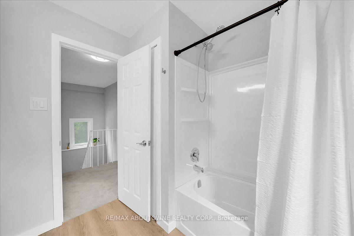 Photo 27 of 3985 Taffey Crescent, Mississauga, Erin Mills — HOMEH