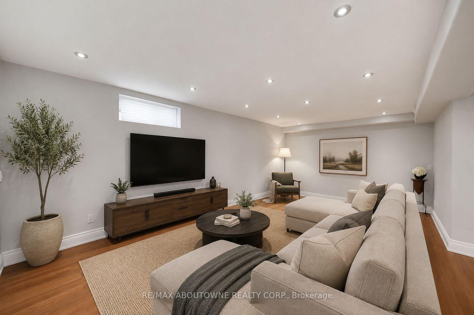 Photo 31 of 3985 Taffey Crescent, Mississauga, Erin Mills — HOMEH