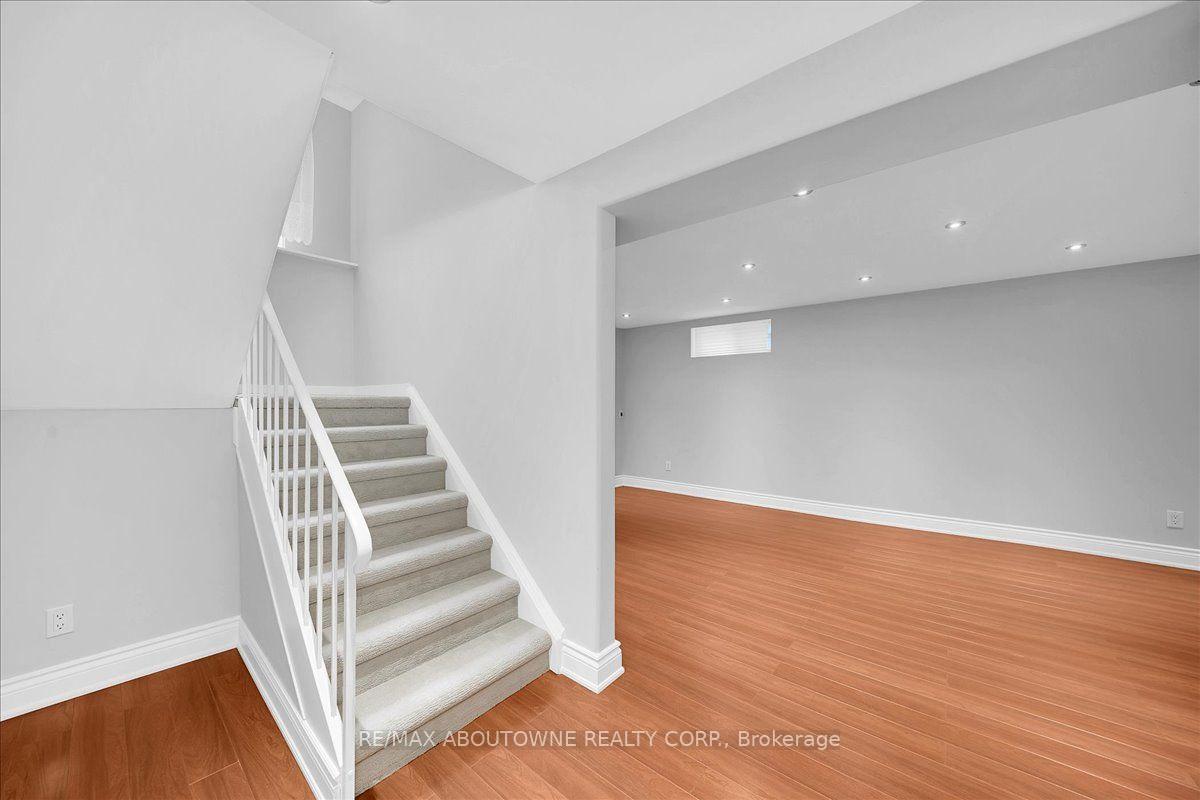 Photo 32 of 3985 Taffey Crescent, Mississauga, Erin Mills — HOMEH