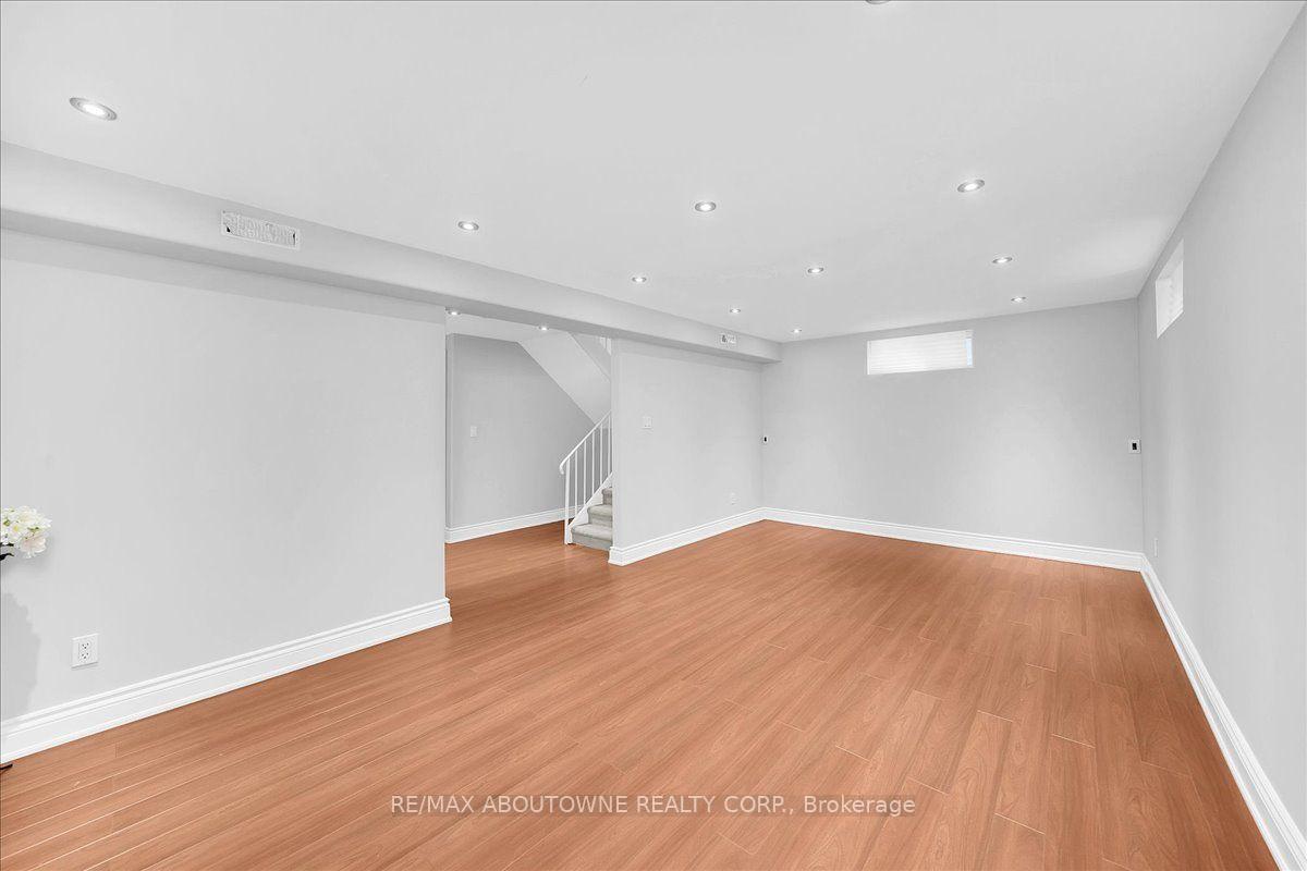 Photo 34 of 3985 Taffey Crescent, Mississauga, Erin Mills — HOMEH