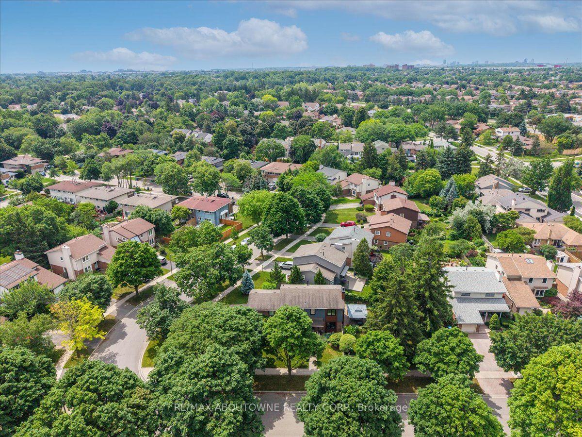Photo 46 of 3985 Taffey Crescent, Mississauga, Erin Mills — HOMEH