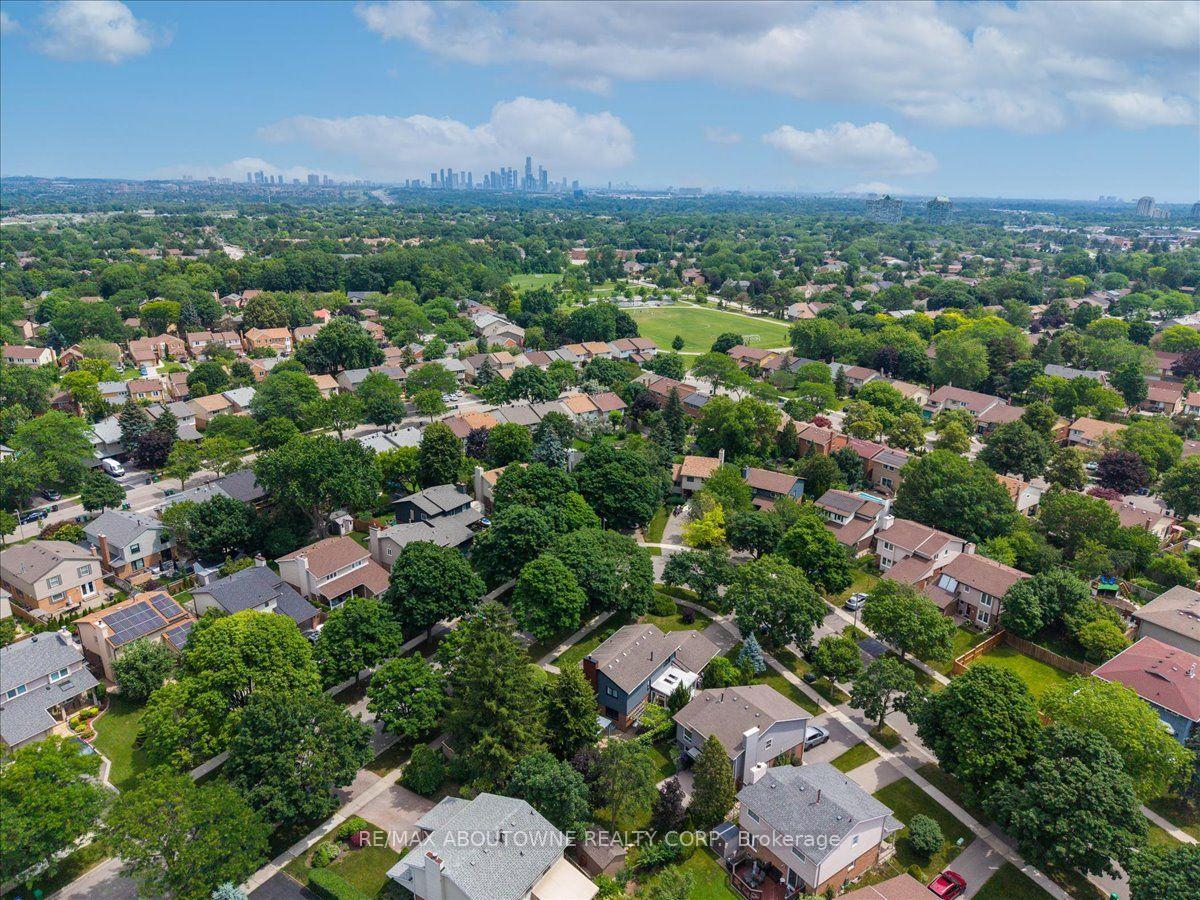Photo 47 of 3985 Taffey Crescent, Mississauga, Erin Mills — HOMEH