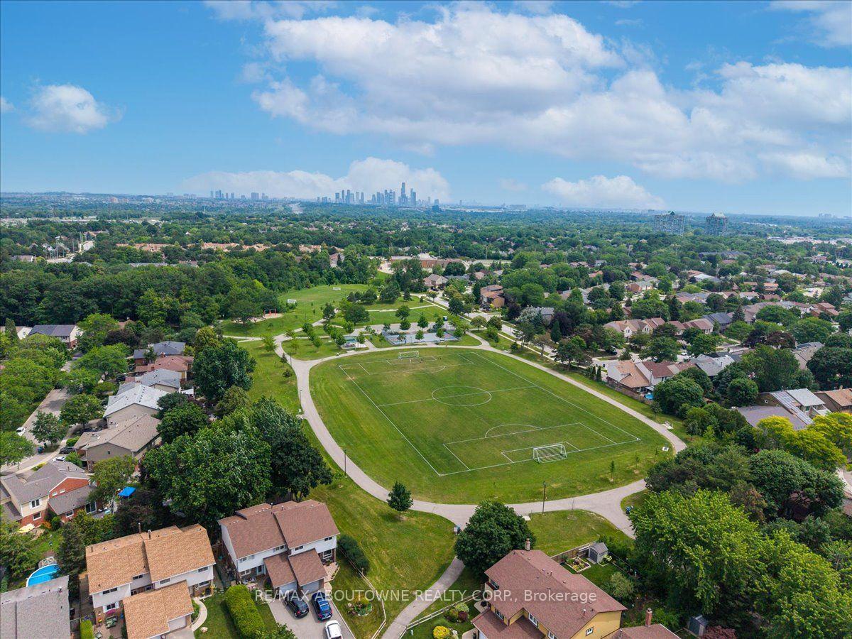 Photo 48 of 3985 Taffey Crescent, Mississauga, Erin Mills — HOMEH