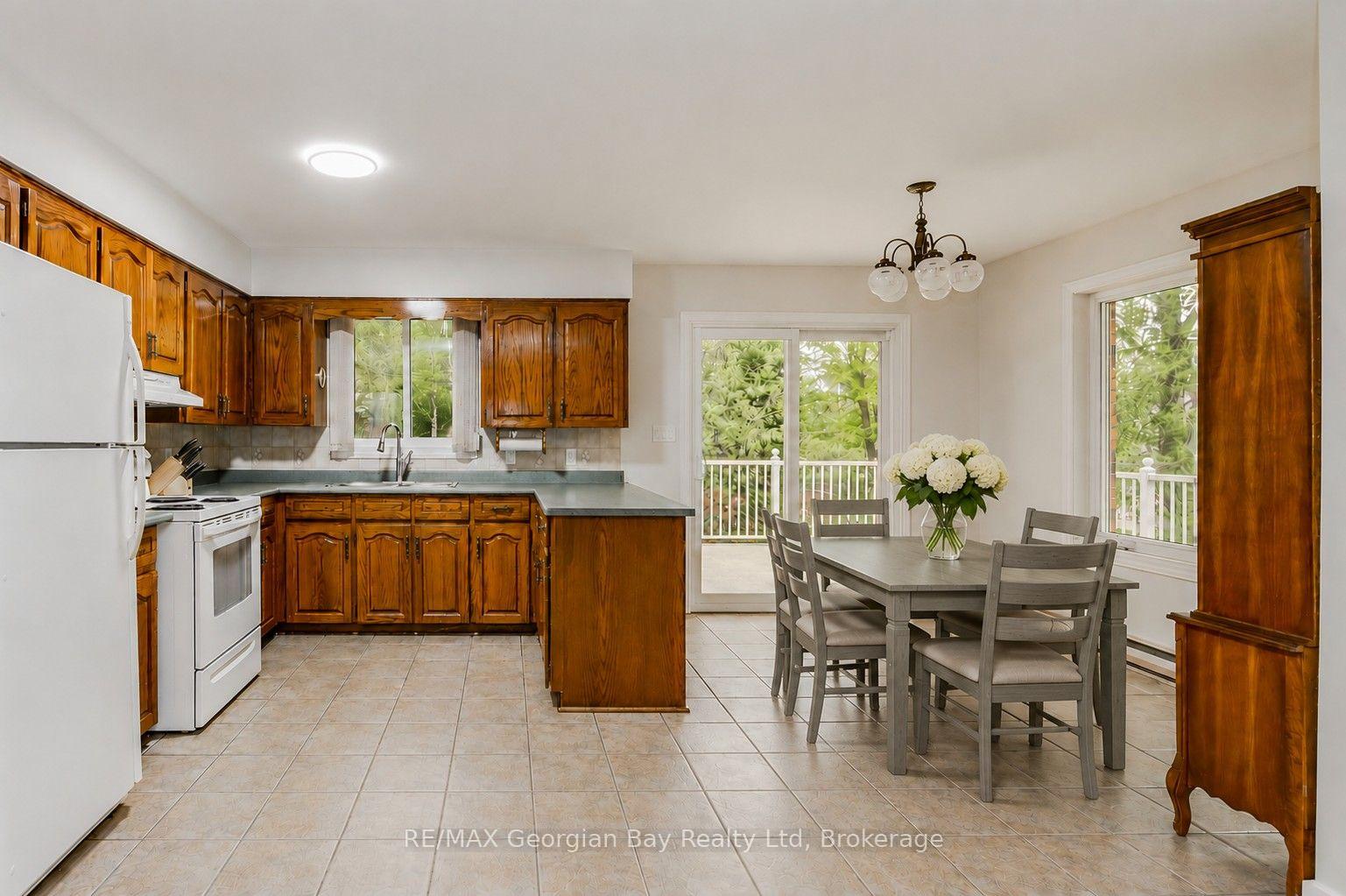 Photo 9 of 25 Albert Avenue, Tiny, Rural Tiny — HOMEH