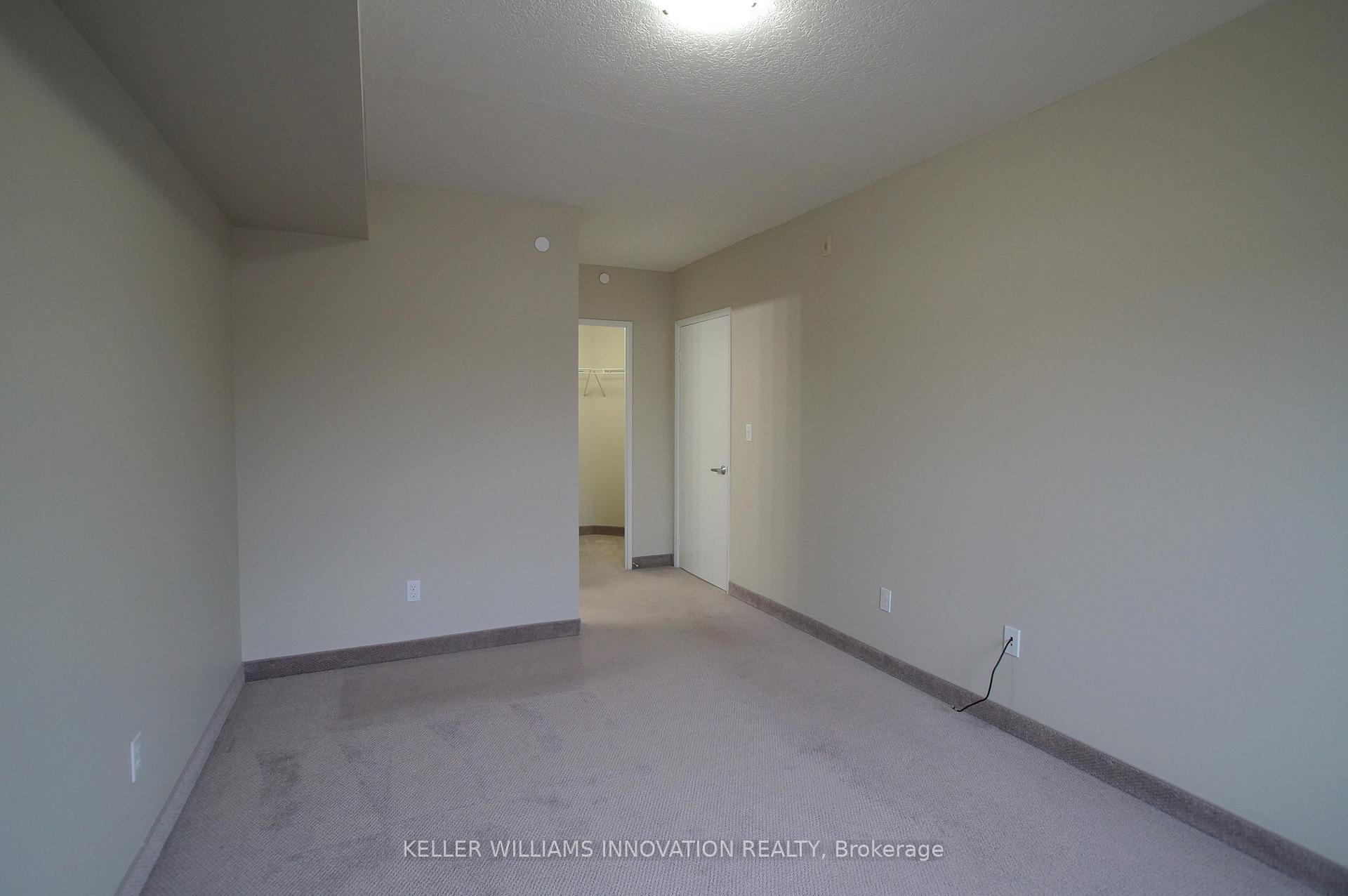 Photo 2 of Unit 418, 239 Auburn Drive, Waterloo, Lexington/Lincoln Village — HOMEH