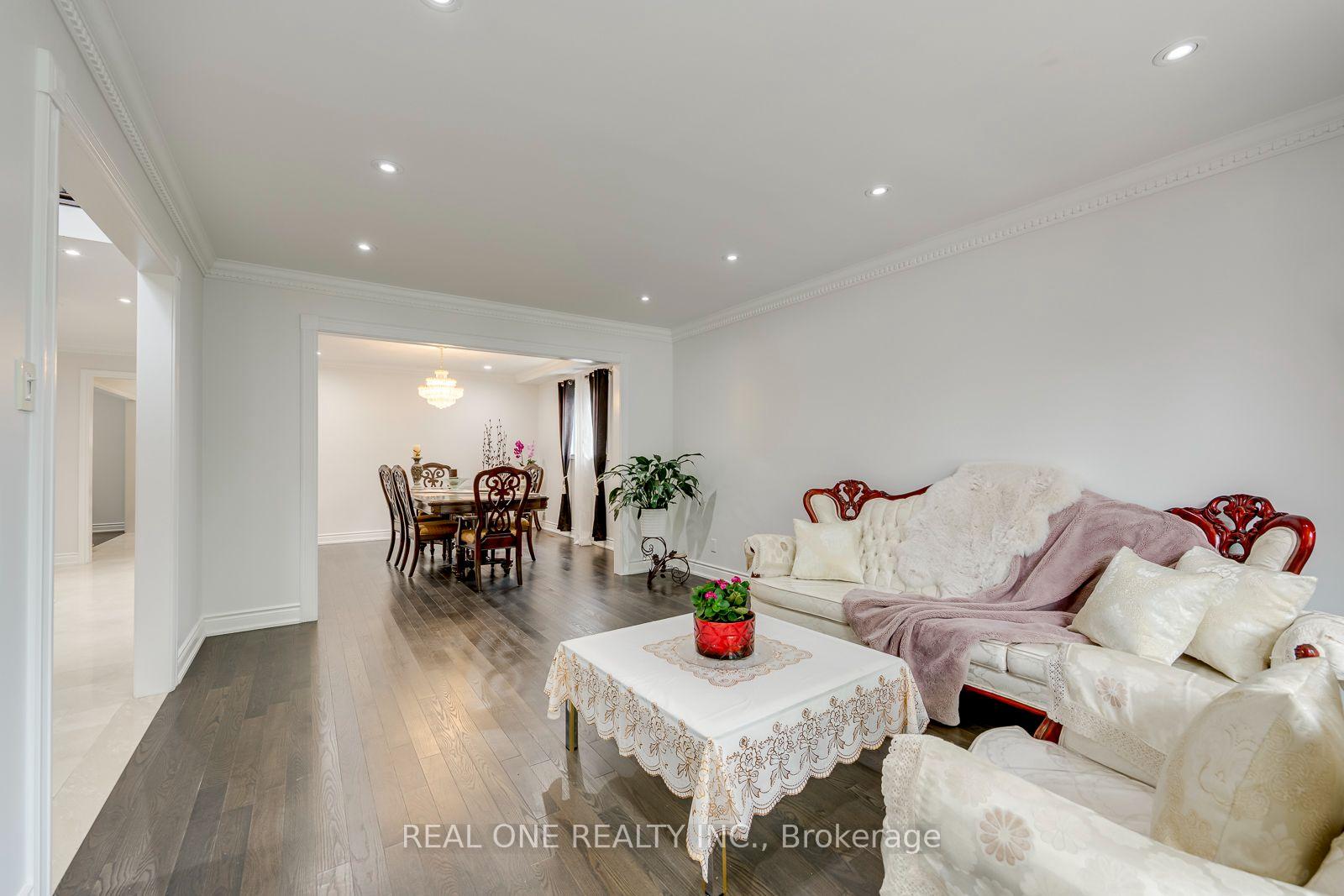 Photo 9 of 2041 Madden Boulevard, Oakville, River Oaks — HOMEH