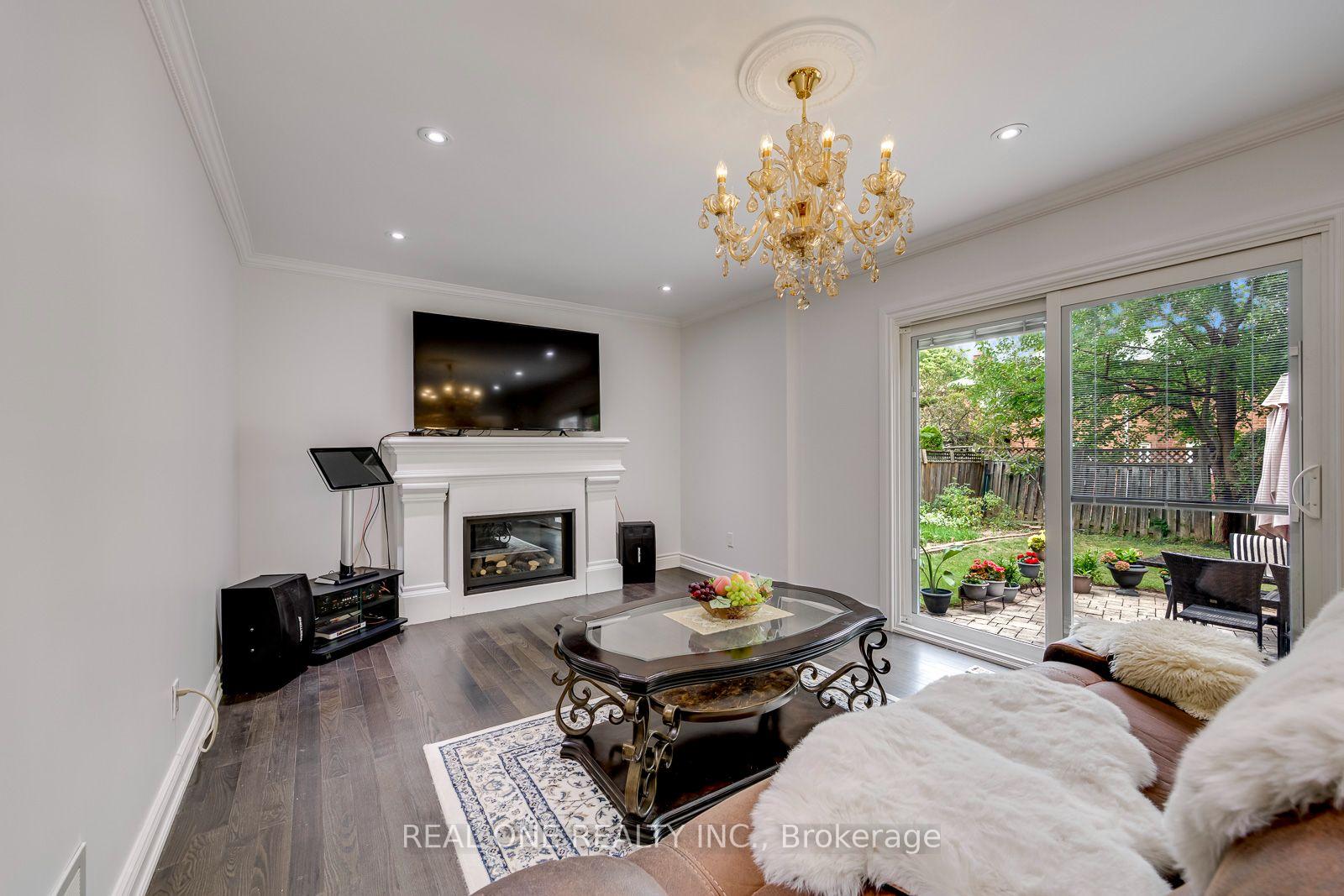 Photo 14 of 2041 Madden Boulevard, Oakville, River Oaks — HOMEH