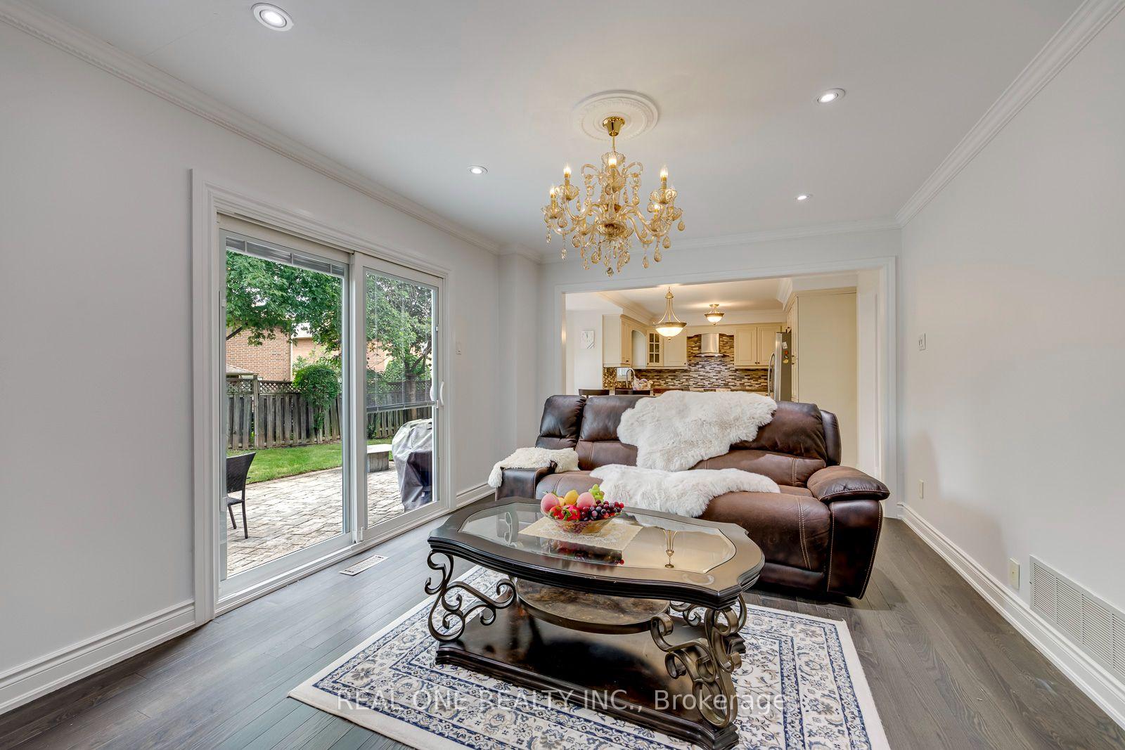 Photo 16 of 2041 Madden Boulevard, Oakville, River Oaks — HOMEH