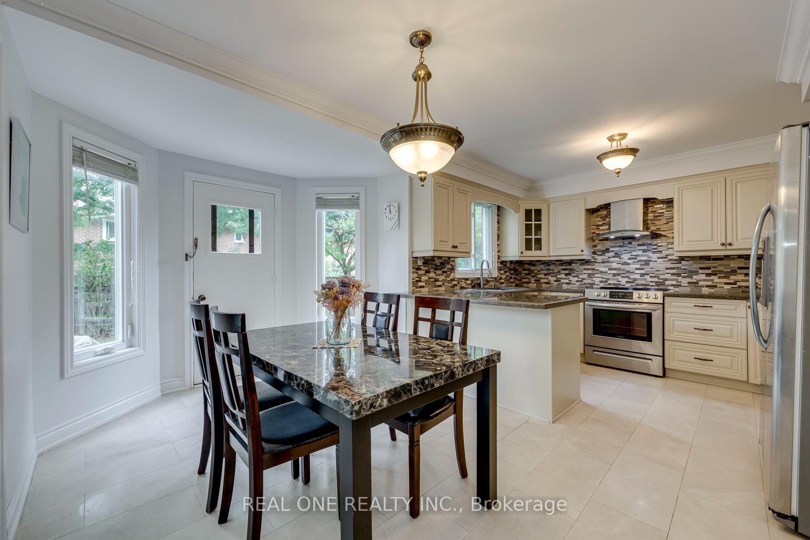 Photo 21 of 2041 Madden Boulevard, Oakville, River Oaks — HOMEH
