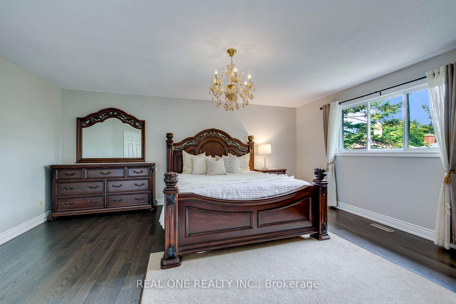 Photo 31 of 2041 Madden Boulevard, Oakville, River Oaks — HOMEH