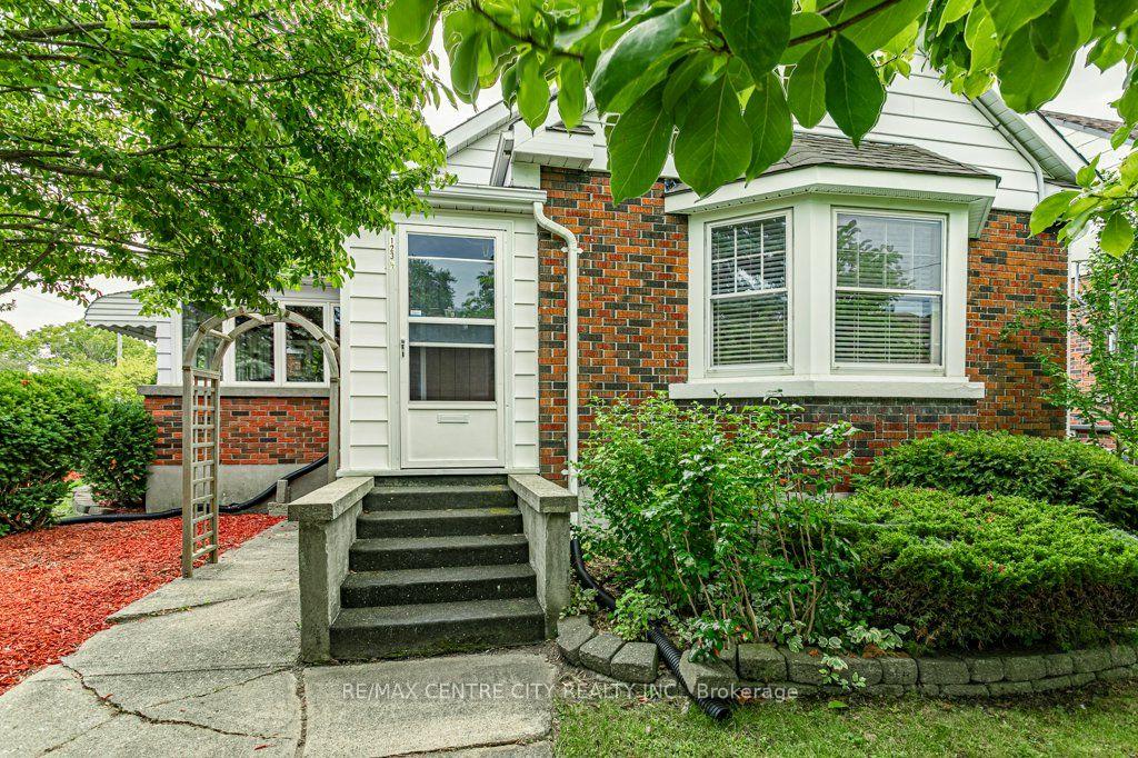 Photo 3 of 123 1/2 Myrtle Street, St. Thomas — HOMEH