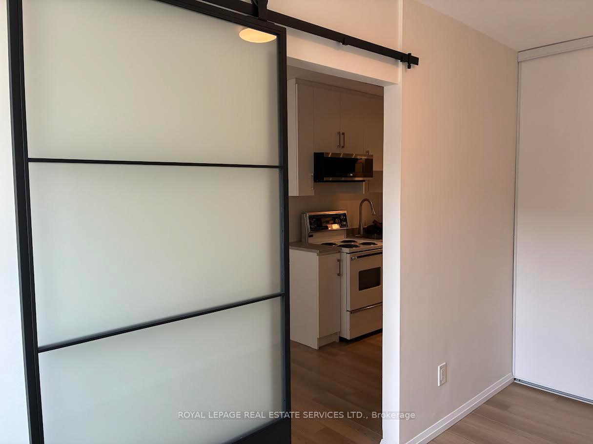 Photo 3 of Unit 2, 2525 Yonge Street, Toronto, Yonge-Eglinton — HOMEH